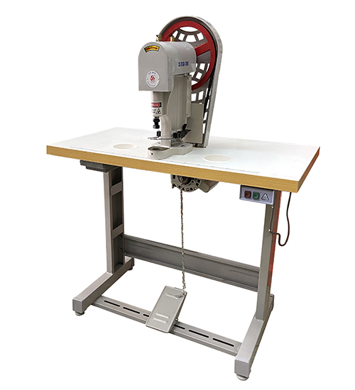 Máquina remachadora automática 818